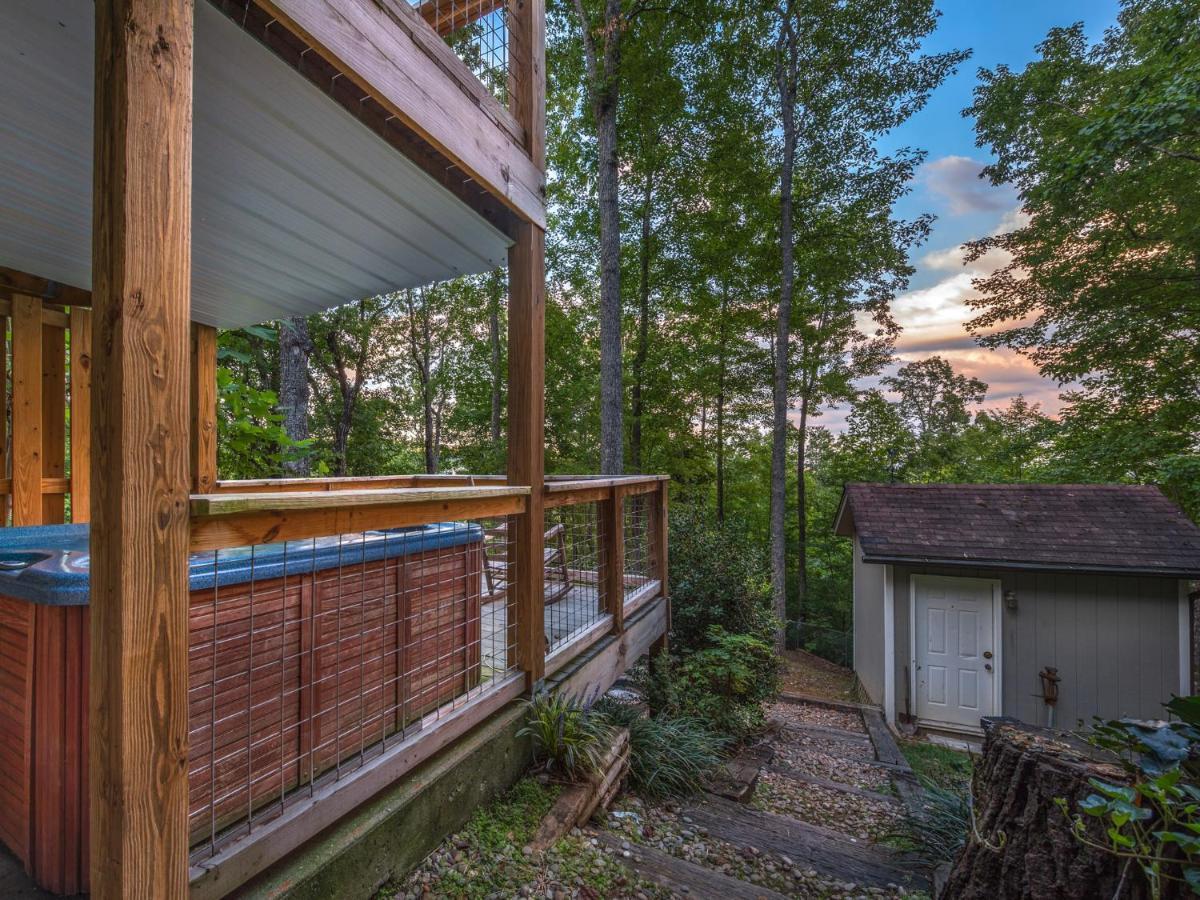 Bear View Chalet, 3 Bedroom, Pool, Pets, Arcades, Wifi, Hot Tub, Sleeps 12 Гатлинбург Экстерьер фото