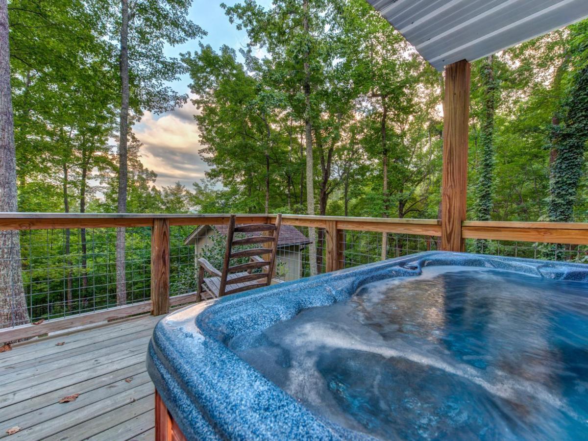 Bear View Chalet, 3 Bedroom, Pool, Pets, Arcades, Wifi, Hot Tub, Sleeps 12 Гатлинбург Экстерьер фото
