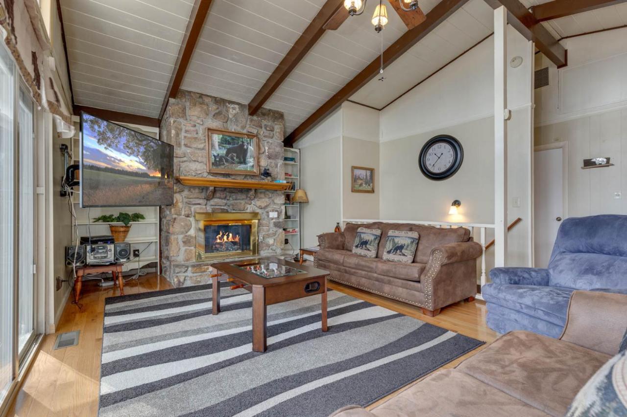 Bear View Chalet, 3 Bedroom, Pool, Pets, Arcades, Wifi, Hot Tub, Sleeps 12 Гатлинбург Экстерьер фото